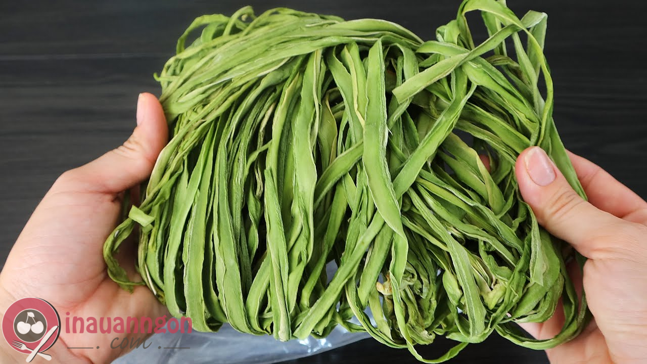 Nguyên liệu làm món rau tiến vua xào tràng trứng